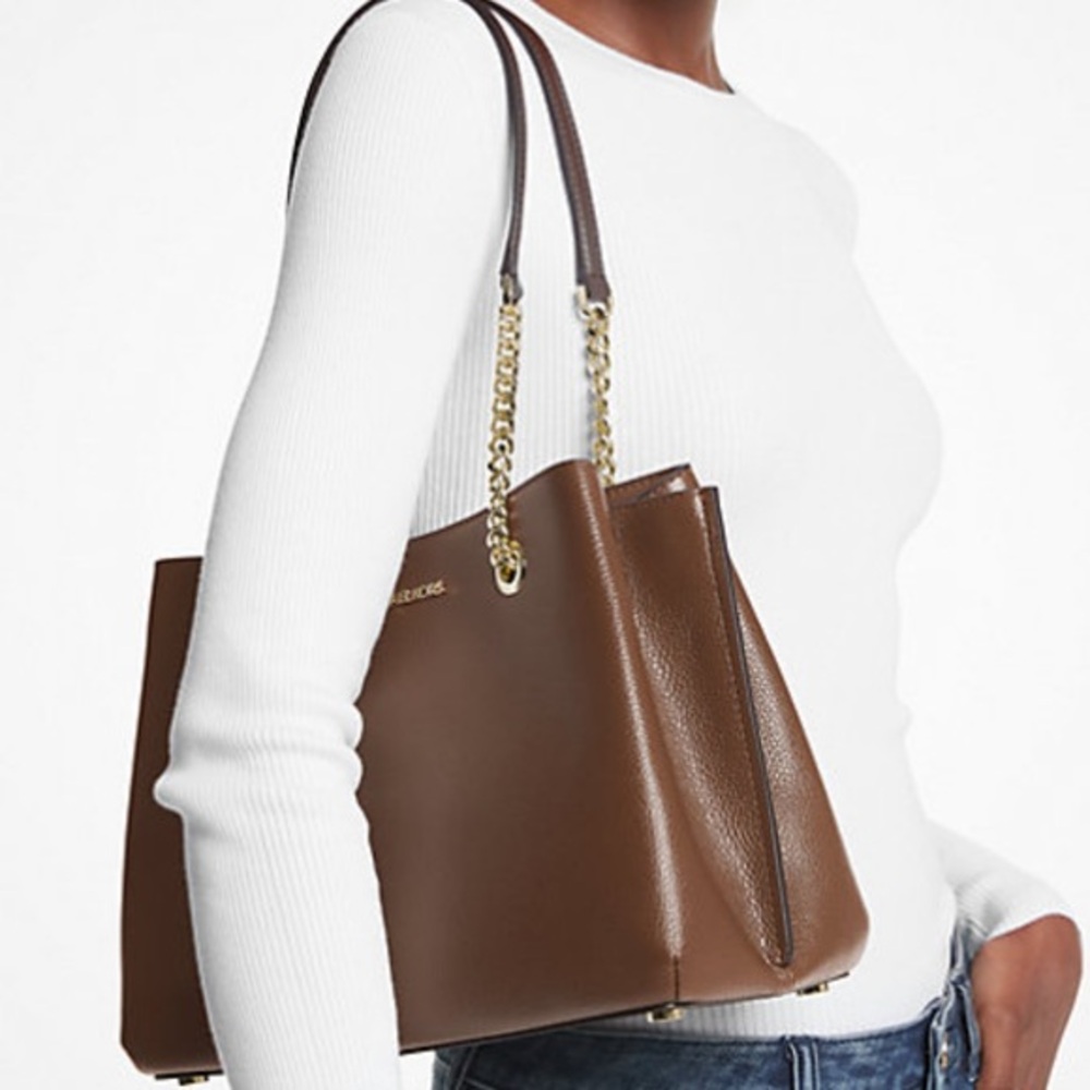 MICHAEL KORS MOCHA COLOR 
Teagan Large Pebbled Leather Shoulder Bag